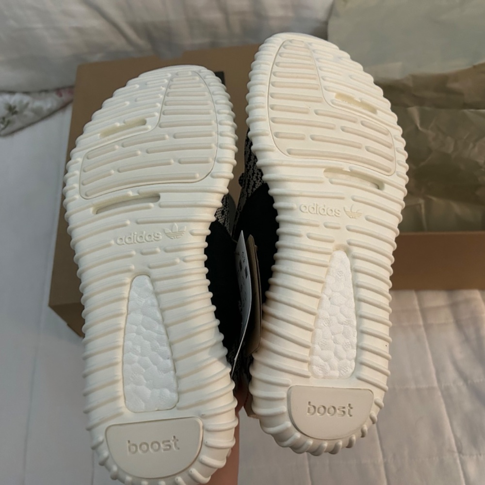 Yeezy Boost 350 Turtle - Picture 12 of 14